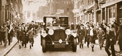 König Georges letzter Besuch im East End, 1935-6 von English Photographer